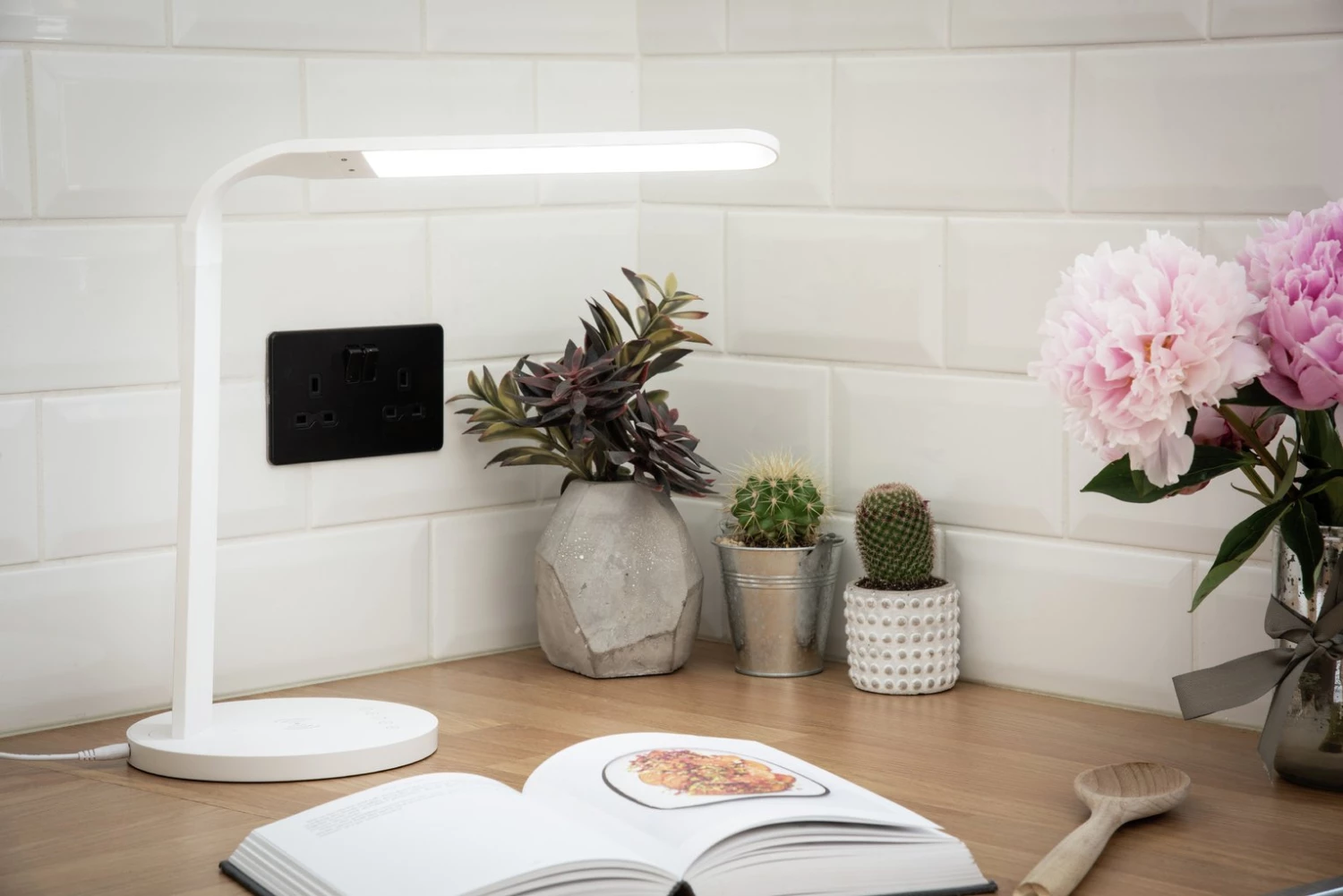 Koble LED Arc Desk Lamp White Table And Desk Lamps 8 Koble LED Arc Desk Lamp White Table And Desk Lamps - Image 6