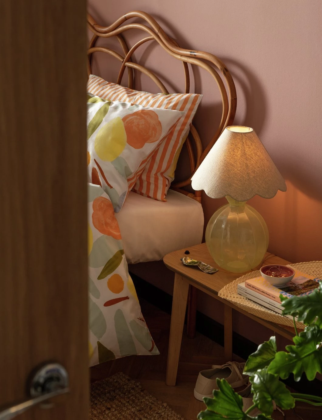 Habitat Estella Glass Table Lamp Green Lighting 8 Habitat Estella Glass Table Lamp Green Lighting - Image 6