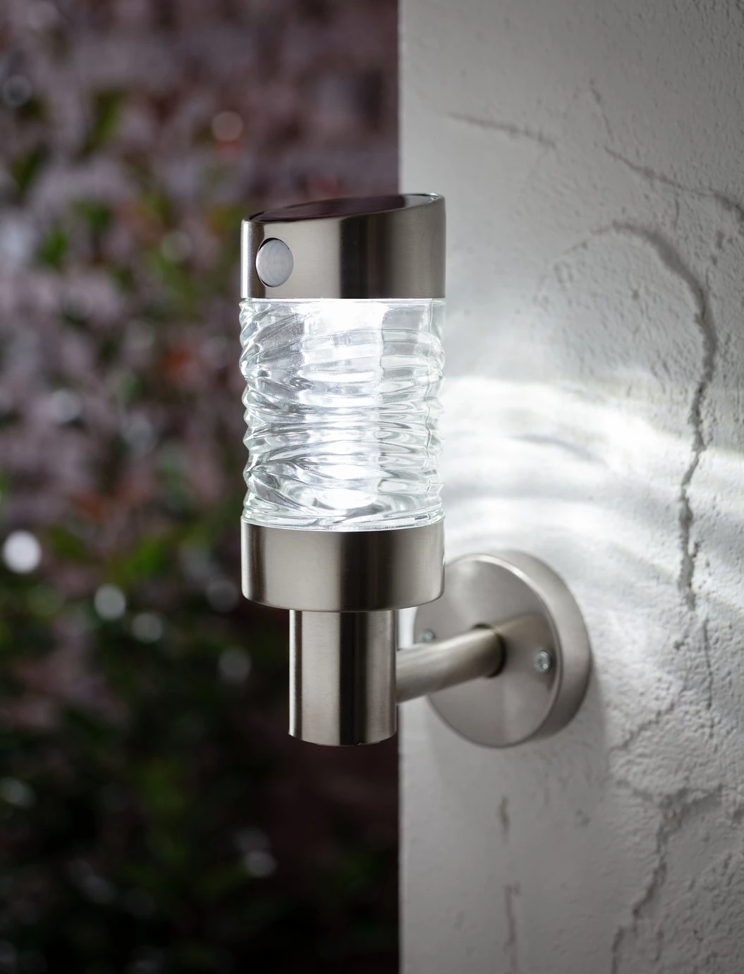 Habitat Solar Stainless Steel Motion 50 Lumen Detection Outdoor Lighting 5 Habitat Solar Stainless Steel Motion 50 Lumen Detection Outdoor Lighting - Image 3