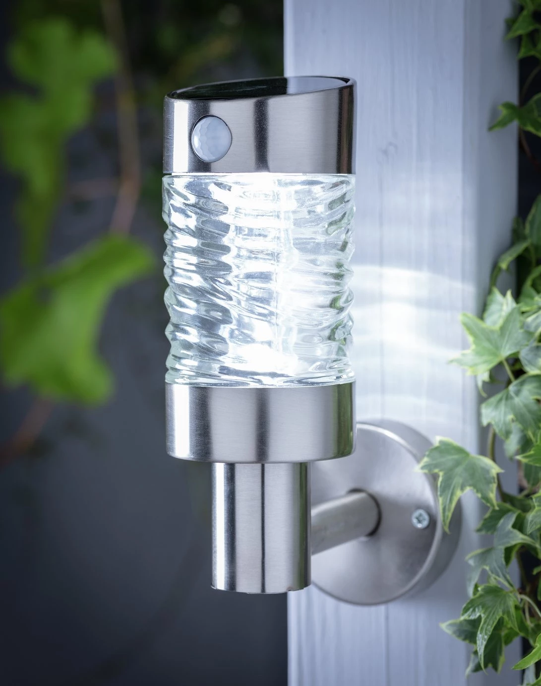 Habitat Solar Stainless Steel Motion 50 Lumen Detection Outdoor Lighting 6 Habitat Solar Stainless Steel Motion 50 Lumen Detection Outdoor Lighting - Image 4